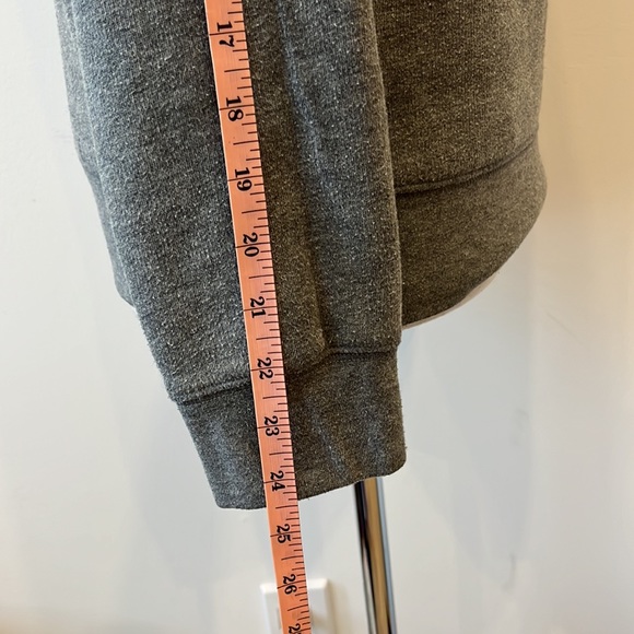 Brunette The Label Gray “This Wine Is Making Me Awesome” Sweatshirt - Small - Picture 3 of 8